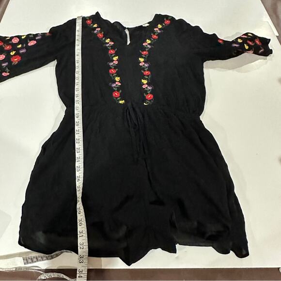 Umgee Black‎ 3/4 Bell Sleeve Floral Embroidered Romper Size M - Picture 9 of 10